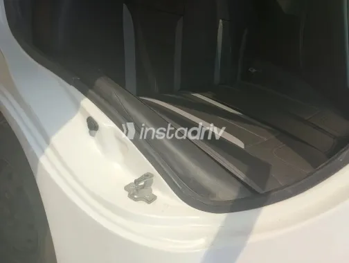 شيفروليه لانوس 2011 أبيض مستعملة للبيع - 2