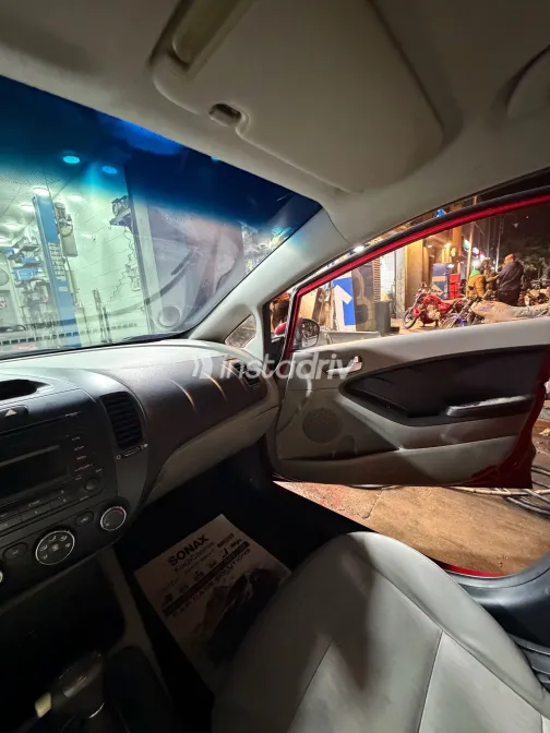 كيا سيراتو 2016 أبيض مستعملة للبيع - 1