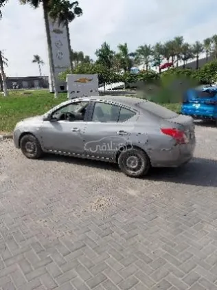 نيسان صنى 2013 رمادي مستعملة للبيع