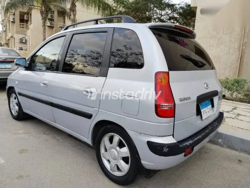 هيونداي ماتريكس 2004 فضي مستعملة للبيع - 2