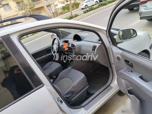 هيونداي ماتريكس 2004 فضي مستعملة للبيع - 9