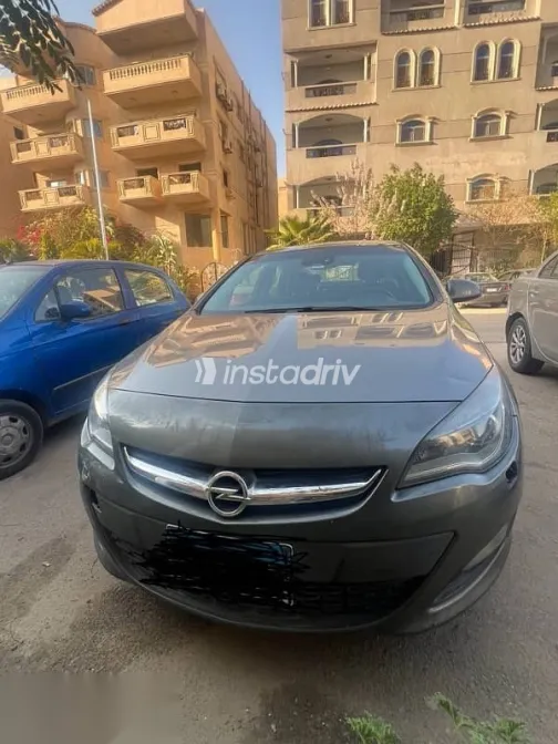 اوبل أسترا 2017 رمادي مستعملة للبيع - 2