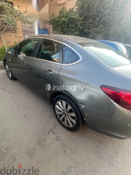 اوبل أسترا 2017 رمادي مستعملة للبيع - 9