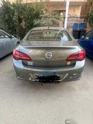اوبل أسترا 2017 رمادي مستعملة للبيع
