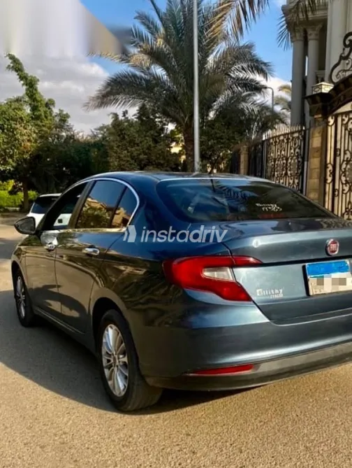 فيات تيبو 2022 أزرق غامق مستعملة للبيع - 3