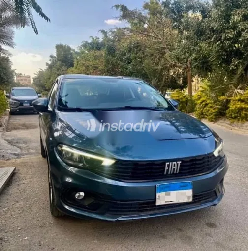 فيات تيبو 2022 أزرق غامق مستعملة للبيع - 4