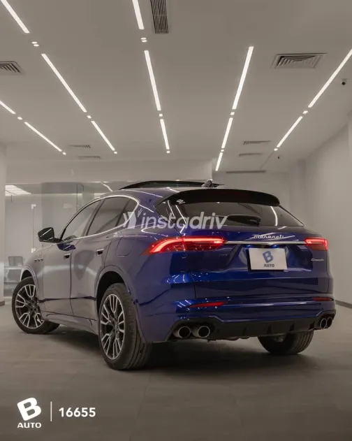 مازيراتي جريكالي 2023 أزرق غامق مستعملة للبيع - 2