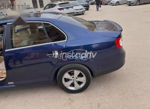 فولكس فاغن جيتا 2009 أزرق غامق مستعملة للبيع - 3