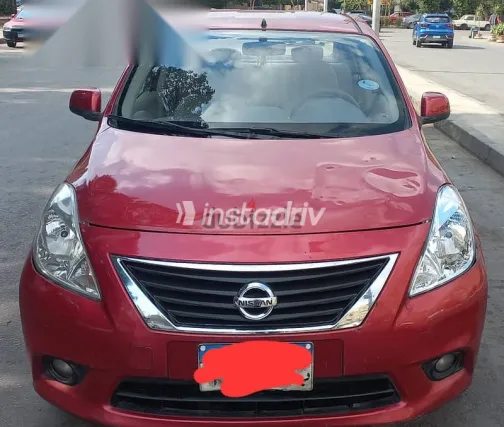 نيسان صنى 2014 أحمر مستعملة للبيع - 1