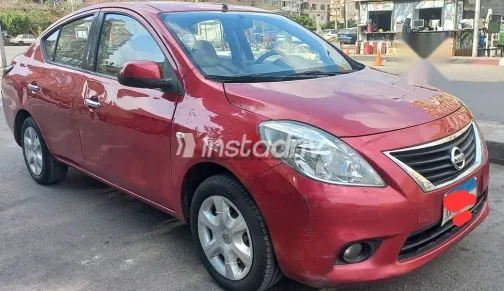 نيسان صنى 2014 أحمر مستعملة للبيع - 3