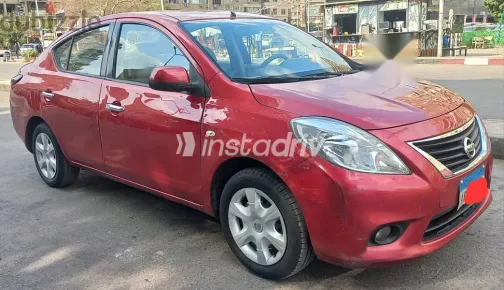 نيسان صنى 2014 أحمر مستعملة للبيع - 4