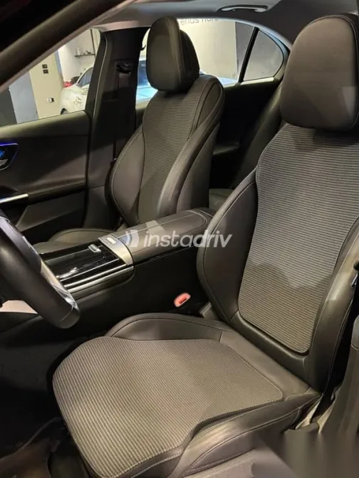 مرسيدس C 180 2023 أسود مستعملة للبيع - 3