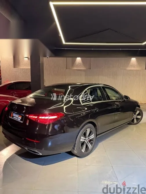 مرسيدس C 180 2023 أسود مستعملة للبيع - 9