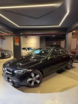 مرسيدس C 180 2023 أسود مستعملة للبيع