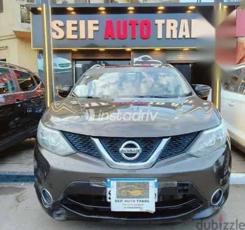 نيسان قشقاي 2017 بني مستعملة للبيع - 1
