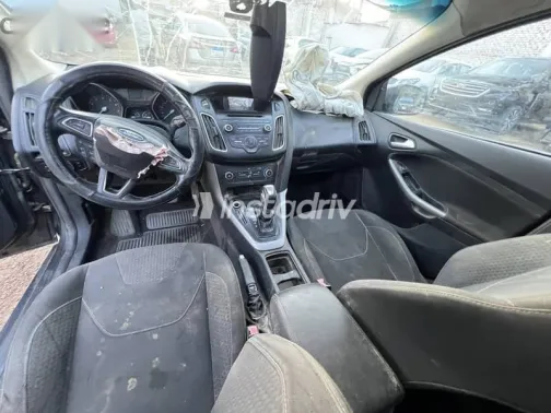 فورد فوكس 2015 فضي مستعملة للبيع - 3