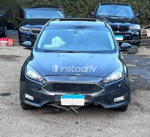 فورد فوكس 2015 فضي مستعملة للبيع - 5