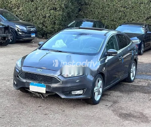 فورد فوكس 2015 فضي مستعملة للبيع - 6