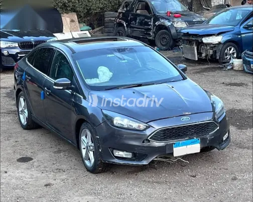 فورد فوكس 2015 فضي مستعملة للبيع - 8