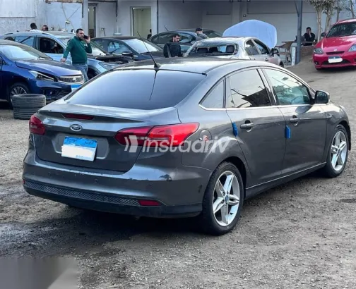 فورد فوكس 2015 فضي مستعملة للبيع - 10