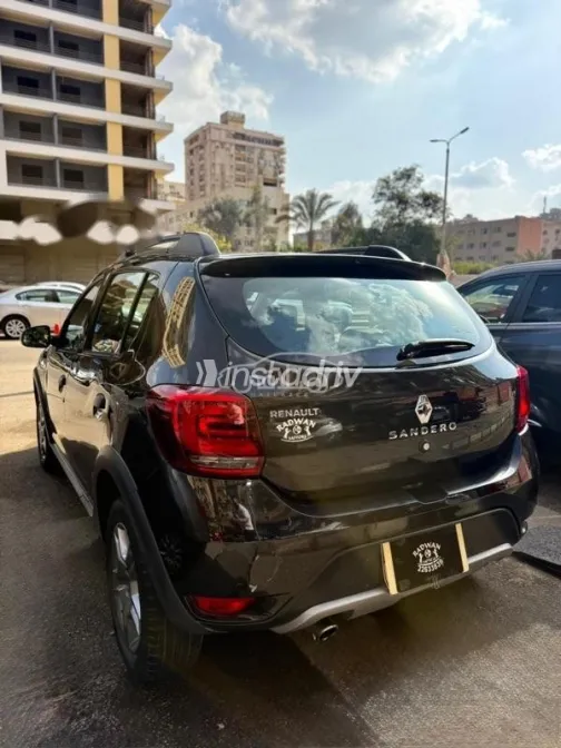 رينو سانديرو  ( ستيب  واى ) 2022 أسود مستعملة للبيع - 4