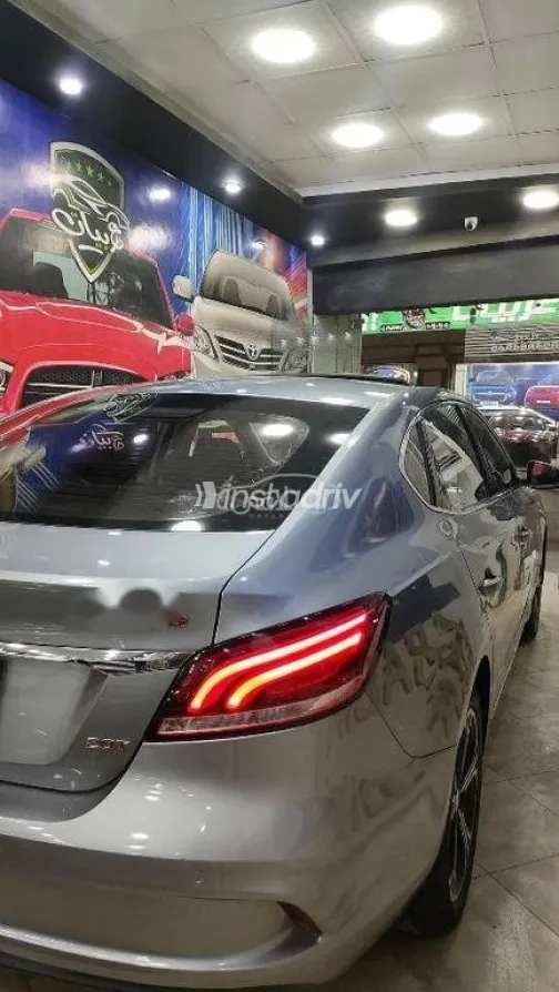 ام جى 6 2021 ذهبي مستعملة للبيع - 5