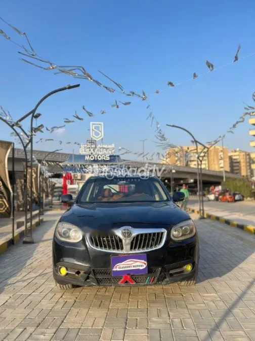 بريليانس V5 2013 أسود مستعملة للبيع - 1