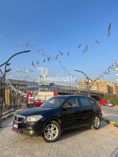 بريليانس V5 2013 أسود مستعملة للبيع - 2