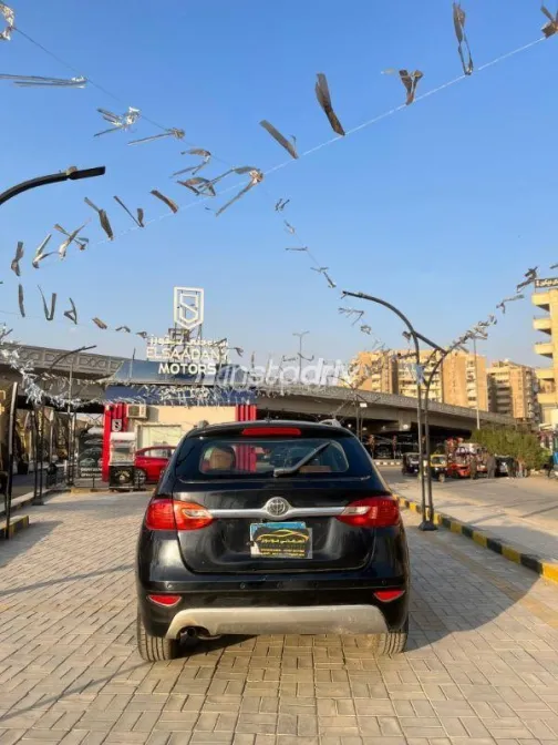 بريليانس V5 2013 أسود مستعملة للبيع - 4