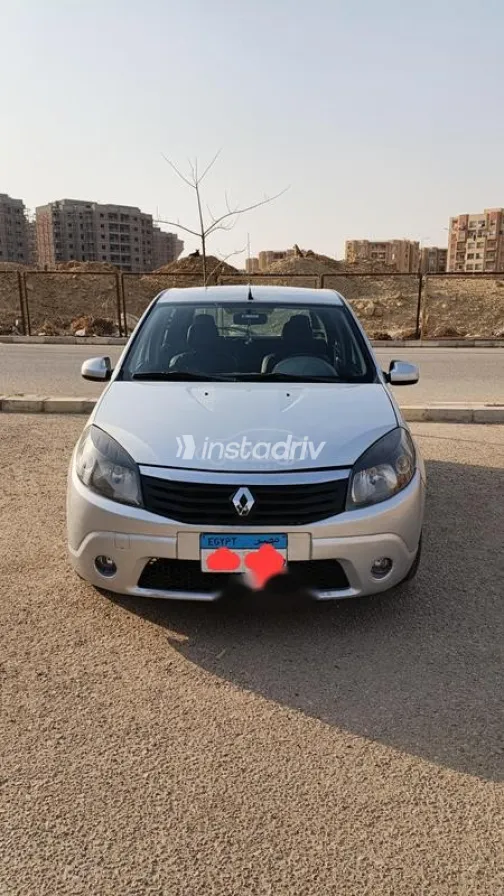رينو سانديرو 2012 فضي مستعملة للبيع - 2