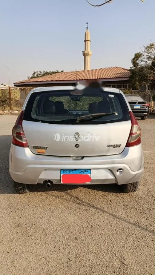 رينو سانديرو 2012 فضي مستعملة للبيع - 4
