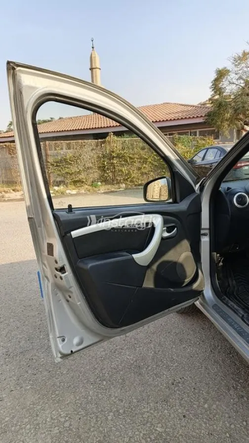 رينو سانديرو 2012 فضي مستعملة للبيع - 5