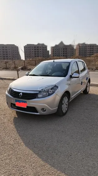 رينو سانديرو 2012 فضي مستعملة للبيع