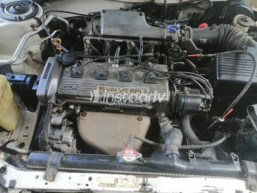 تويوتا كورولا 1998 أبيض مستعملة للبيع - 3