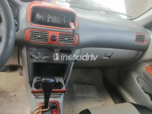 تويوتا كورولا 1998 أبيض مستعملة للبيع - 4