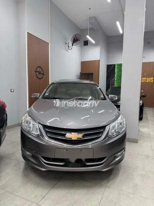 شيفروليه أوبترا 2023 فضي مستعملة للبيع - 2