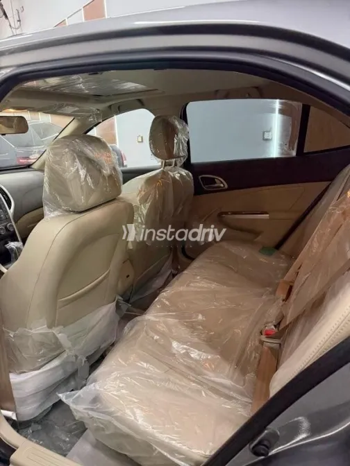 شيفروليه أوبترا 2023 فضي مستعملة للبيع - 4