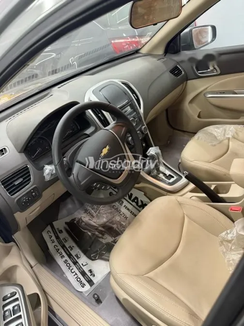 شيفروليه أوبترا 2023 فضي مستعملة للبيع - 5