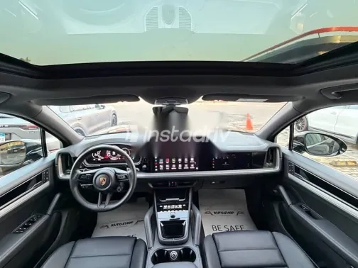 بورش كايين 2024 أسود مستعملة للبيع - 1