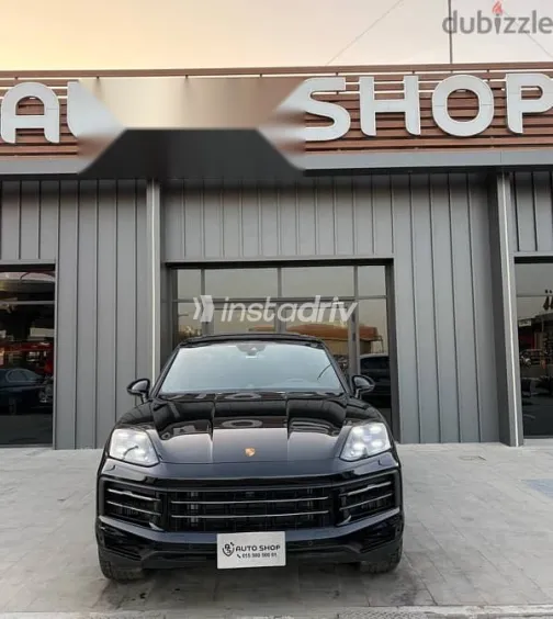 بورش كايين 2024 أسود مستعملة للبيع - 2