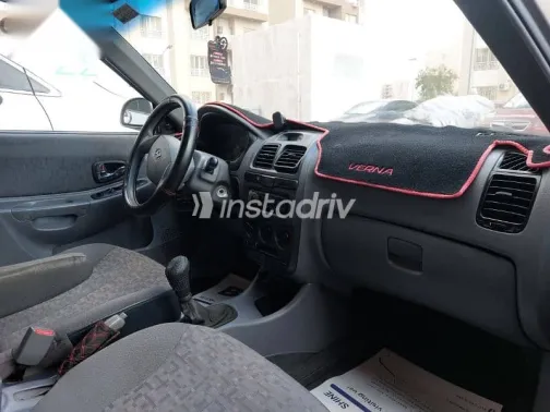 هيونداي فيرنا 2013 ذهبي مستعملة للبيع - 1