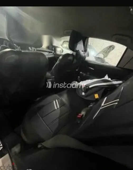 تويوتا كورولا 2020 أبيض مستعملة للبيع - 6