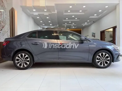 رينو ميجان 2022 رمادي مستعملة للبيع - 8