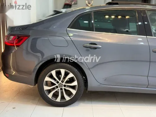 رينو ميجان 2022 رمادي مستعملة للبيع - 10