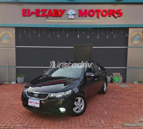 كيا سيراتو 2010 أسود مستعملة للبيع - 3