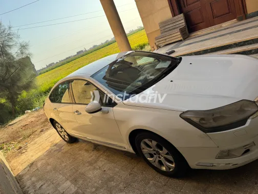 سيتروين C5 2015 أبيض مستعملة للبيع - 3