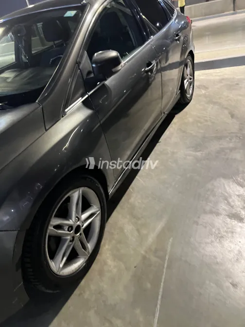 فورد فوكس 2015 أبيض مستعملة للبيع - 1