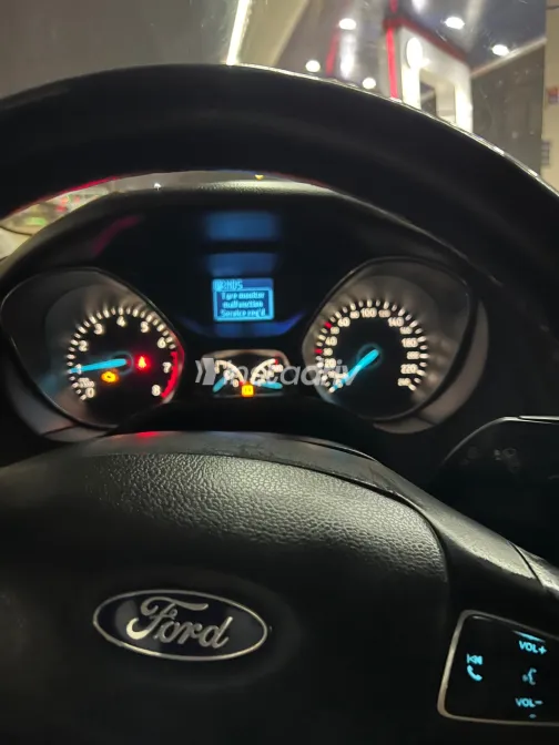 فورد فوكس 2015 أبيض مستعملة للبيع - 3