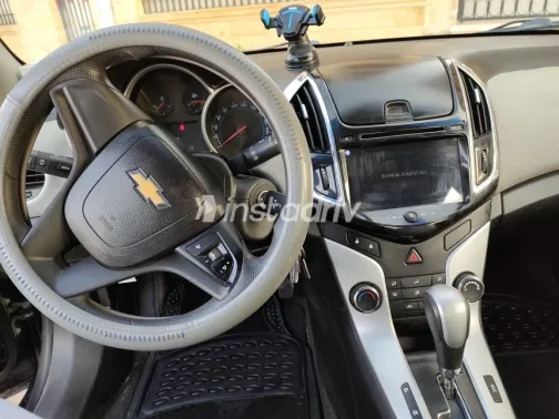 شيفروليه كروز 2015 أبيض مستعملة للبيع - 1