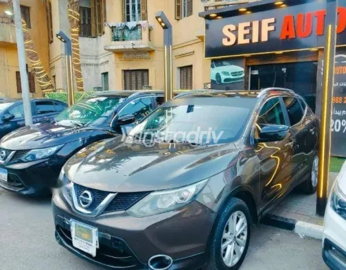 نيسان قشقاي 2017 بني مستعملة للبيع - 2